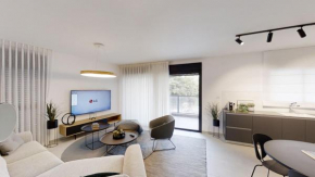 Luxury 3&4 Bedroom new apartments - close to the Beach & Bahai Gardens